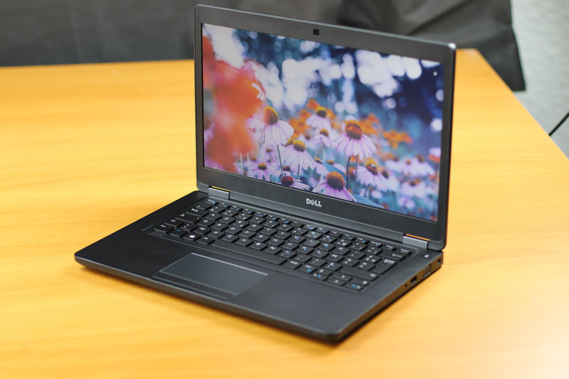 Vue entière du Dell Latitude 5480 Déclassé